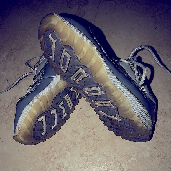 11s Retro Low - Picture 3 of 5